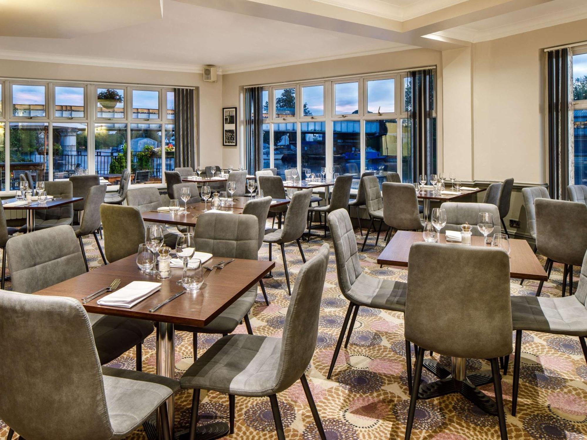 Hotel Sunday London Staines-Upon-Thames Heathrow T5 Exterior foto